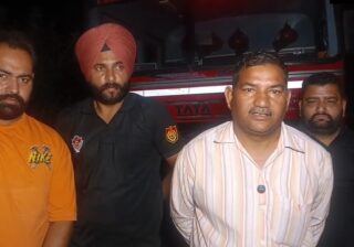 ਖੇਤਾਂ ਵਿੱਚ ਨਾੜ ਨੂੰ ਲਗਾਈ ਅੱਗ ਦੂਰ ਦੂਰ ਤੱਕ ਫੈਲੀ , ਨੇੜੇ ਤੇੜੇ ਰਿਆਇਸ਼ੀ ਇਲਾਕਾ ਨਾ ਹੋਣ ਕਾਰਨ ਨੁਕਸਾਨ ਹੋਣ ਤੋਂ ਬਚਾਅ, ਫਾਇਰ ਬ੍ਰਿਗੇਡ ਨੇ ਮੌਕੇ ਤੇ ਪਹੁੰਚ ਅੱਗ ਤੇ ਪਾਇਆ ਕਾਬੂ